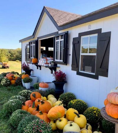 White house on the hill Produce and Gift Stand